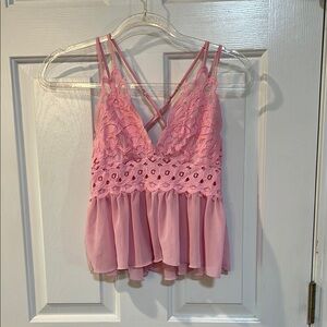 💥FINAL SALE💥 donating soon Love Tree Pink Lace Camisole - size Small